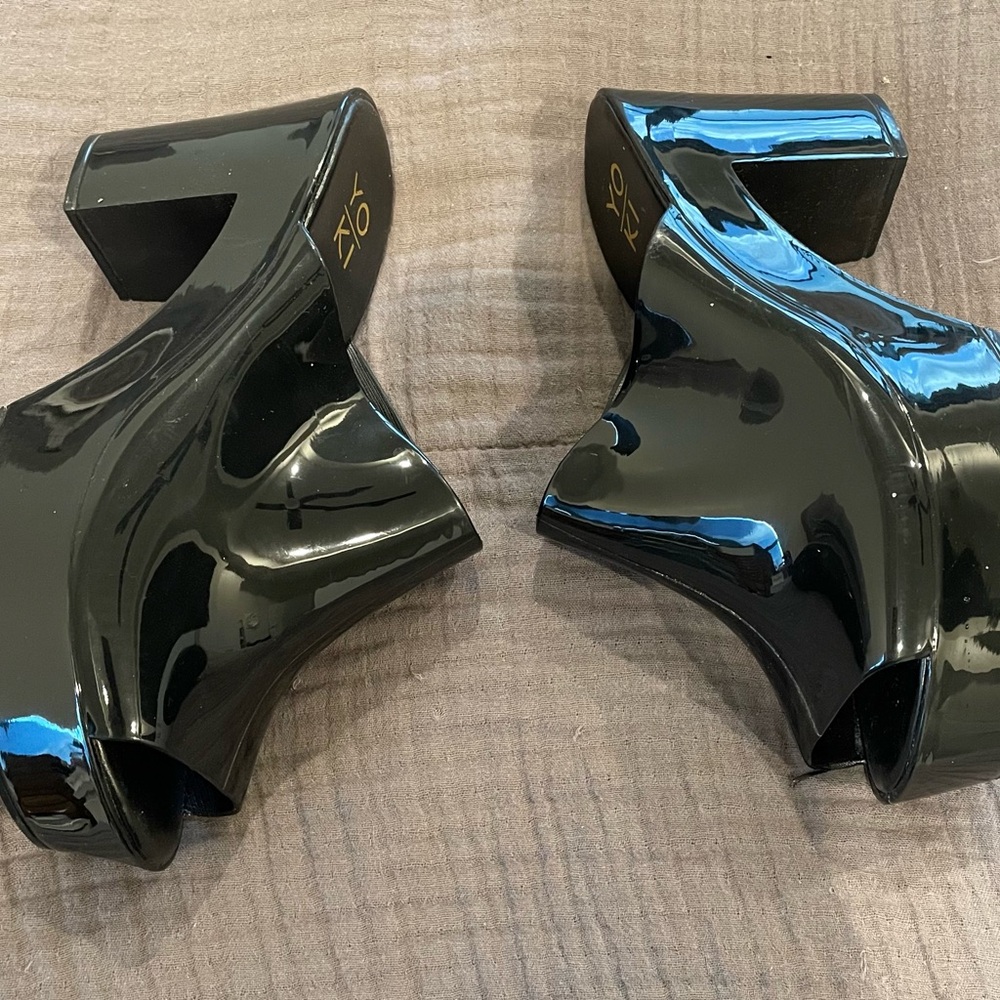 Yoki Women's Black Patent Platforms Size 9 🤩‼️🤩 - Picture 3 of 6